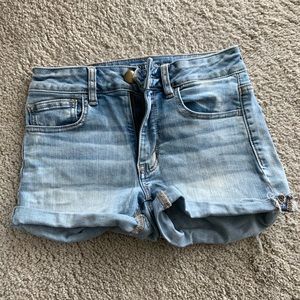 Mid rise american eagle super stretch jean shorts